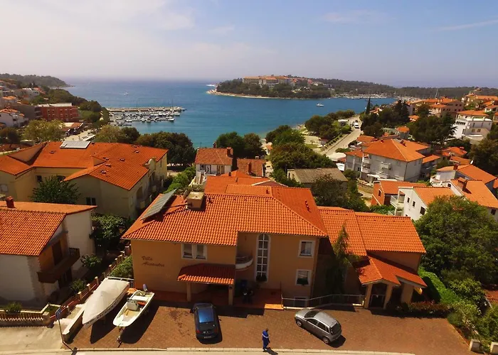 Alexandra Apartment *