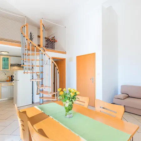 Alexandra Apartment