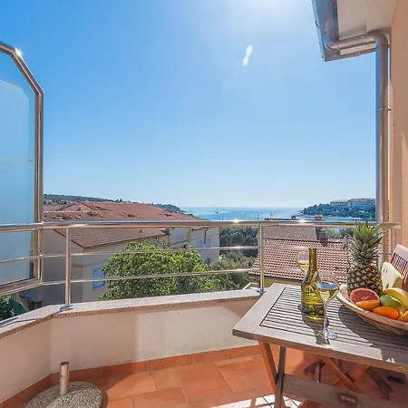 Alexandra アパート